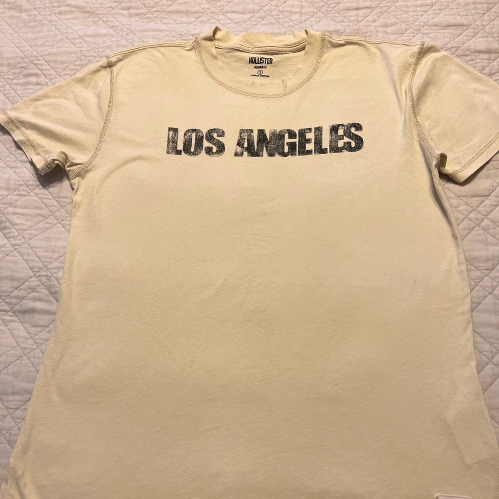 Hollister tee shirt